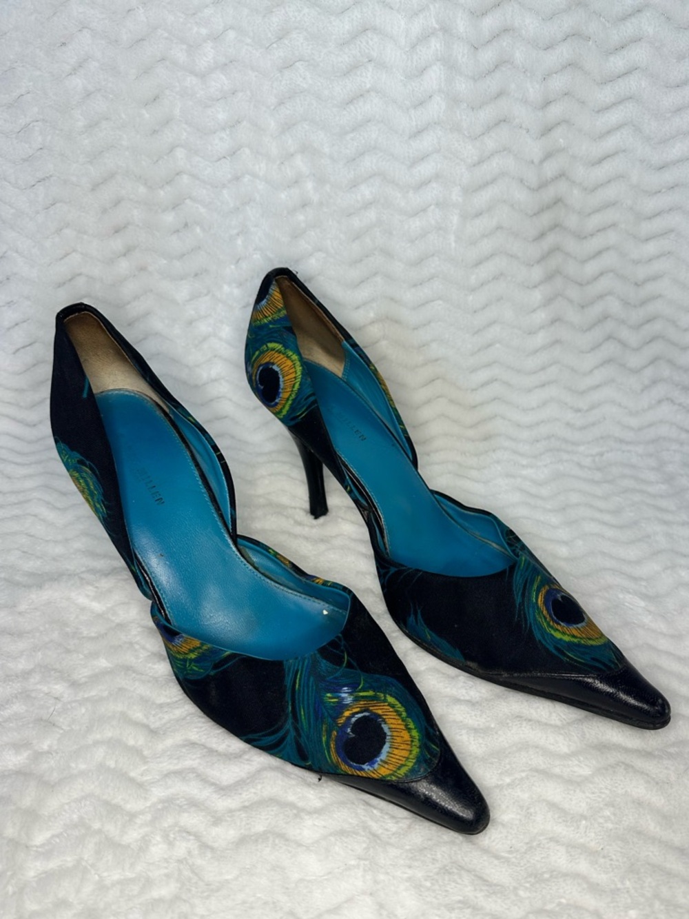 Karen Millen ENGLAND Peacock-Print Pointed Toe Pumps